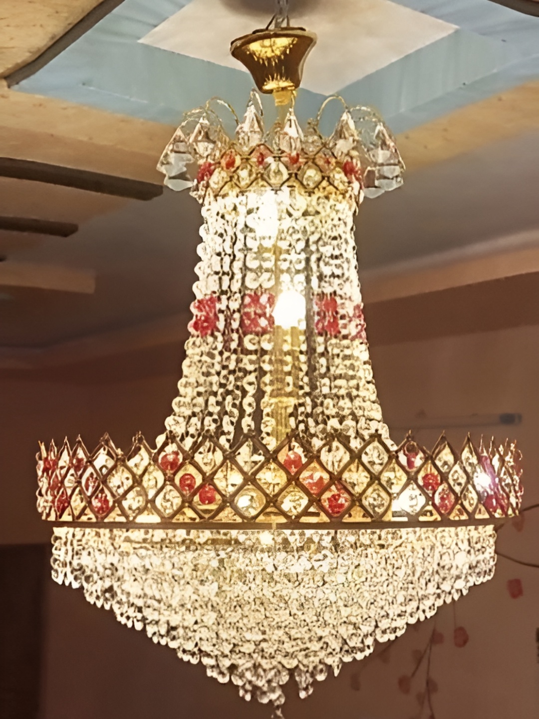 

SHRI MAHAL ANTIQUES Gold Toned Jhumar Ceiling Lamp