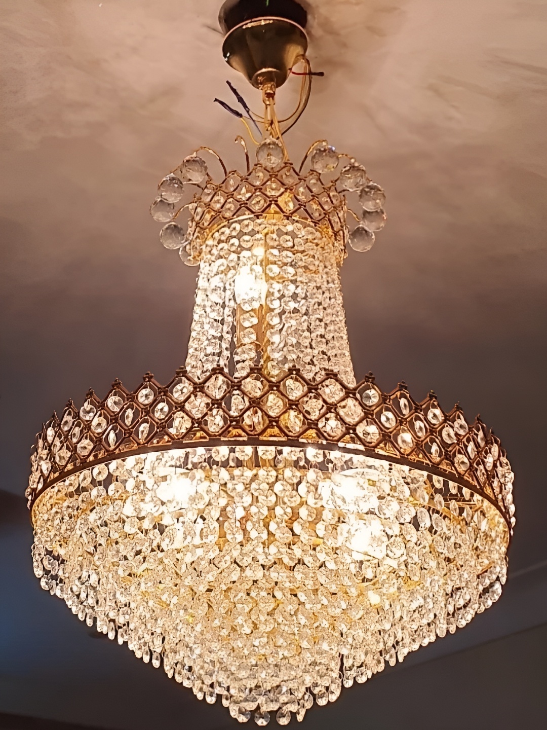 

SHRI MAHAL ANTIQUES Gold Toned Jhumar Ceiling Lamp