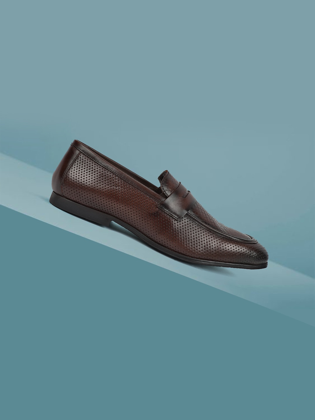 

Carlton London Men Textured Leather Loafers, Brown