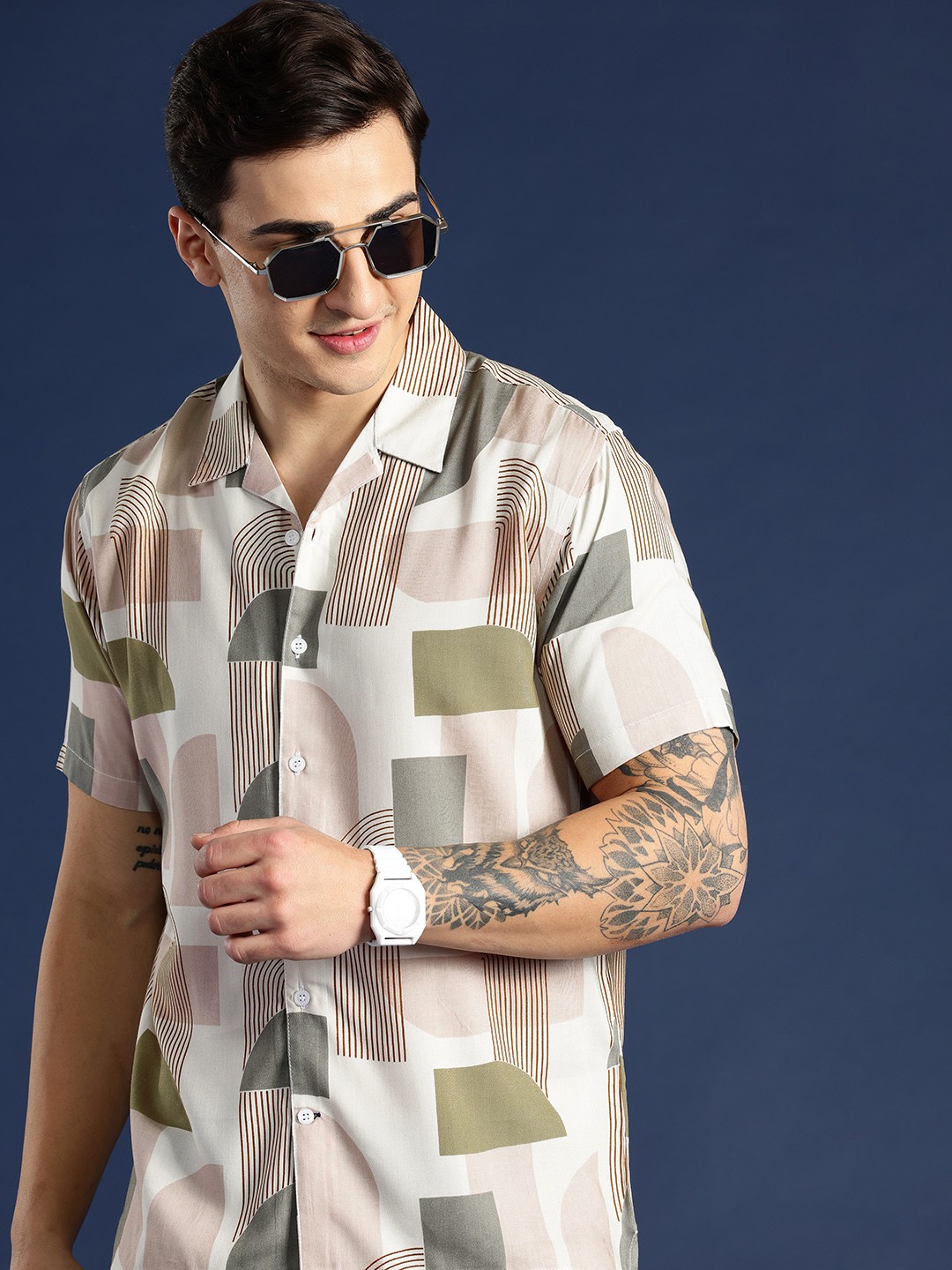 

Mast & Harbour Men Printed Casual Shirt, Cream