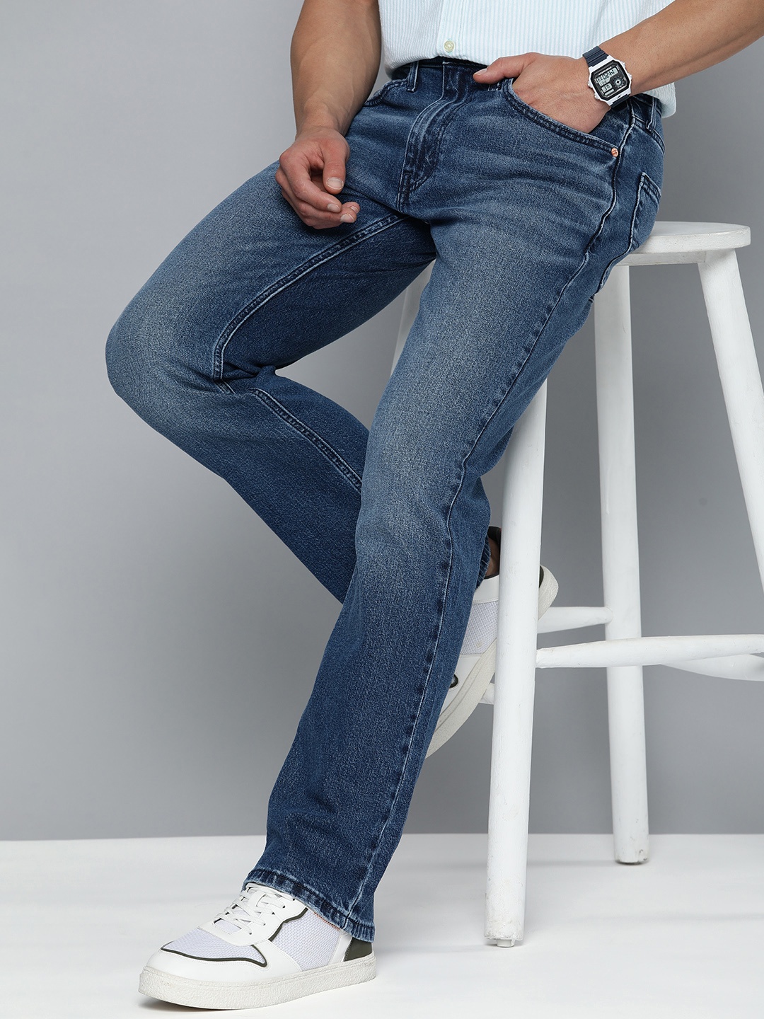 

Levis Men 527 Slim Bootcut Heavy Fade Stretchable Jeans, Blue