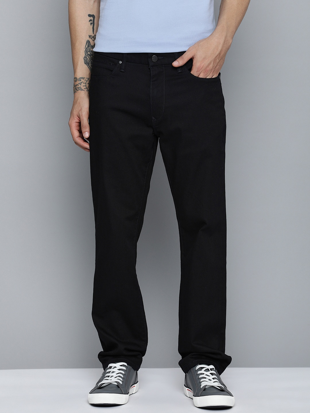 

Levis Men Mid Rise 541 Tapered Fit Stretchable Jeans, Black