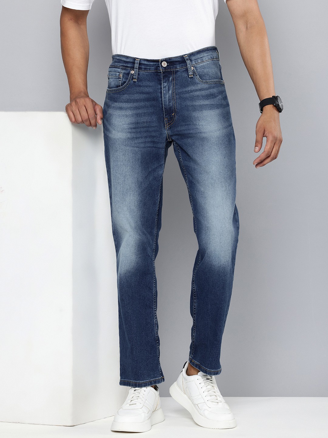 

Levis Men 541 Tapered Fit Heavy Fade Stretchable Jeans, Blue
