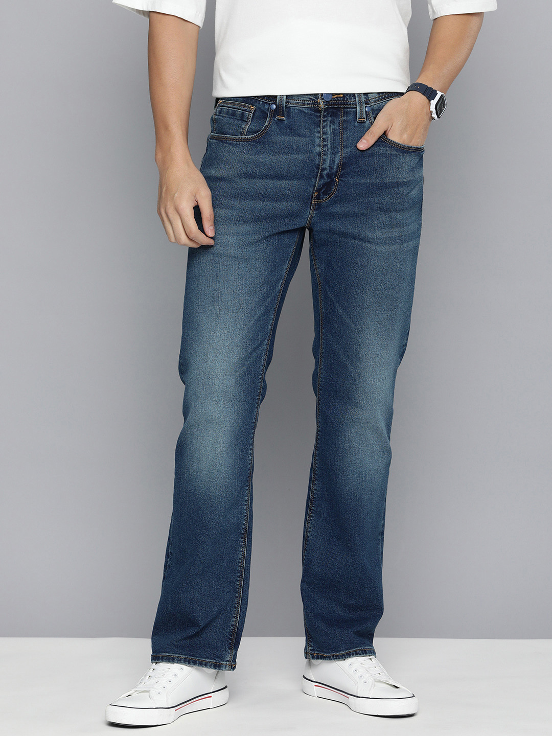 

Levis Men 527 Slim Bootcut Mid-Rise Heavy Fade Clean Look Stretchable Jeans, Blue