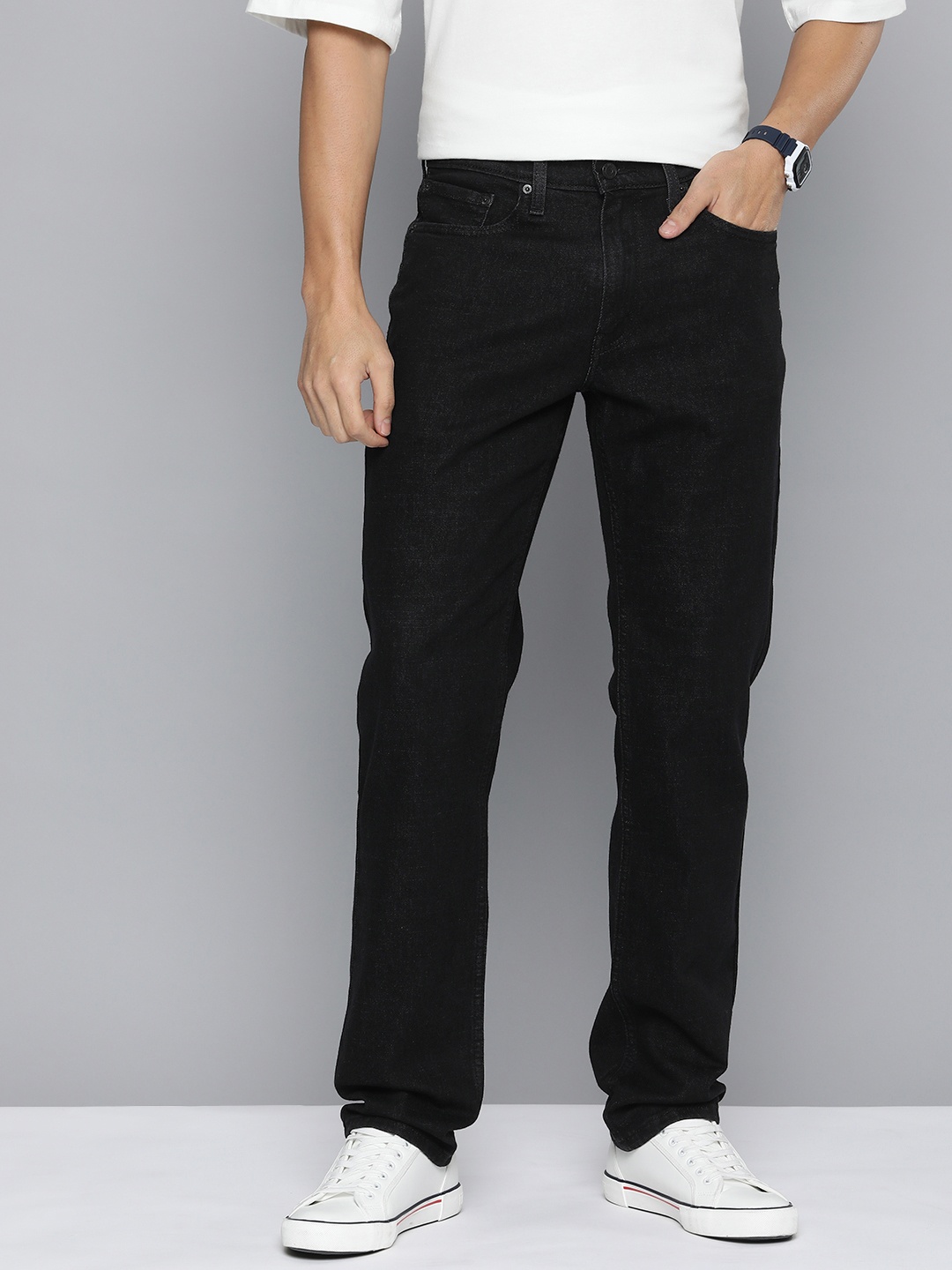 

Levis Men 541 Tapered Fit Stretchable Jeans, Black