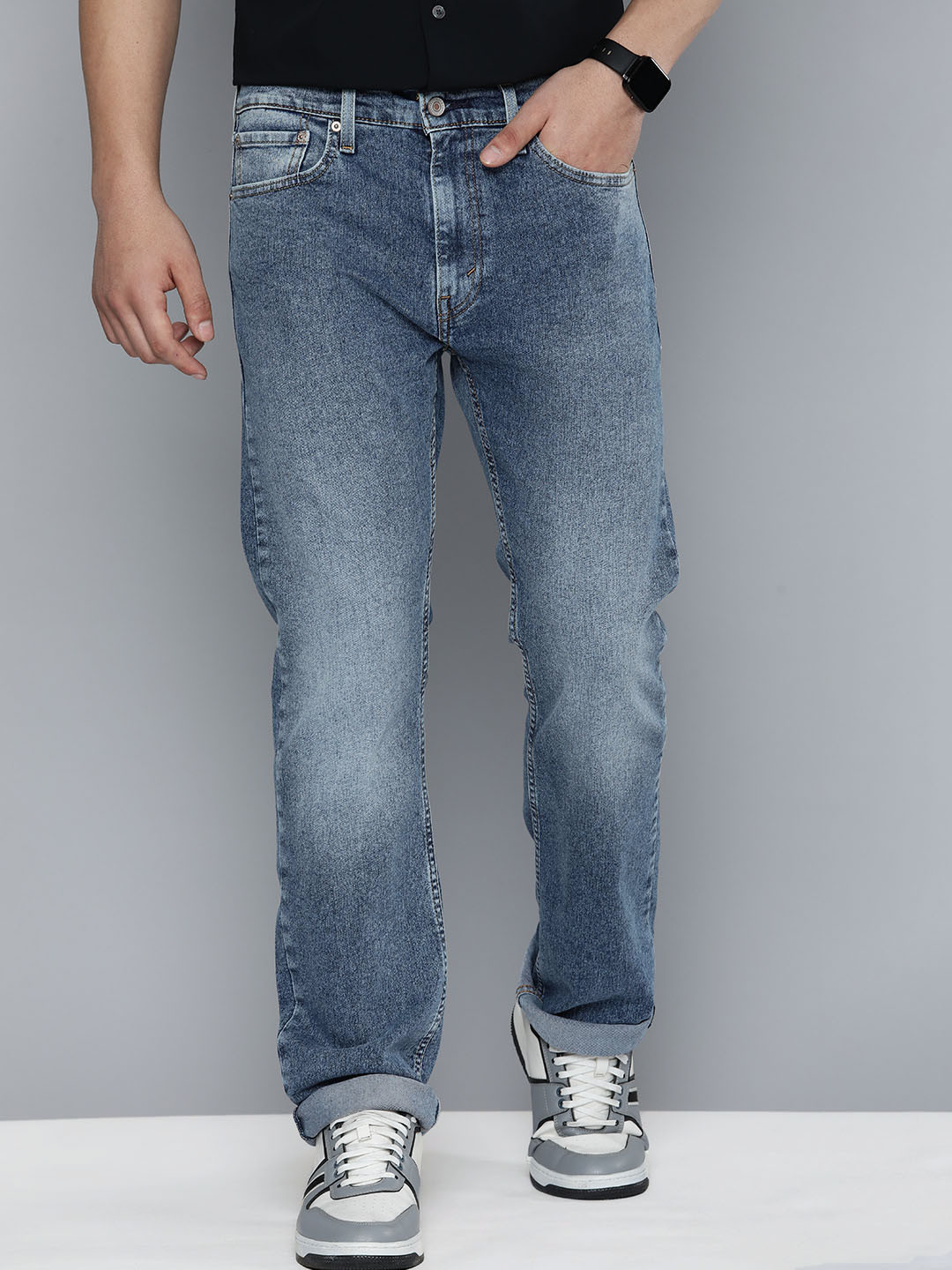 

Levis Men 513 Straight Fit Light Fade Stretchable Jeans, Blue