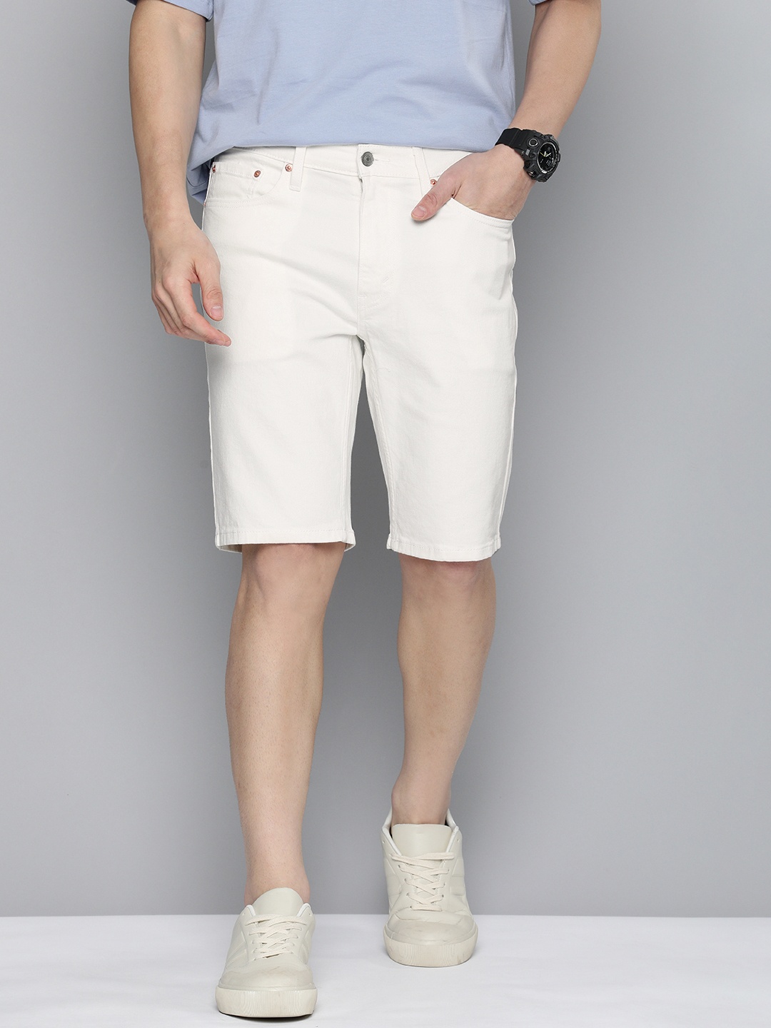 

Levis Men 541 Regular Fit Shorts, White