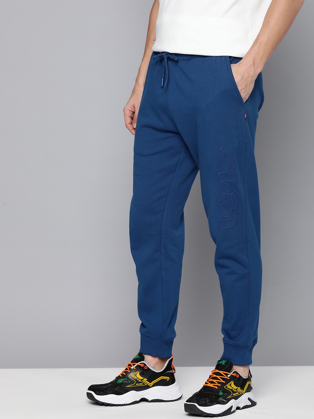 

Levis Men Brand Logo Embroidered Regular Fit Mid-Rise Knitted Pure Cotton Joggers, Blue