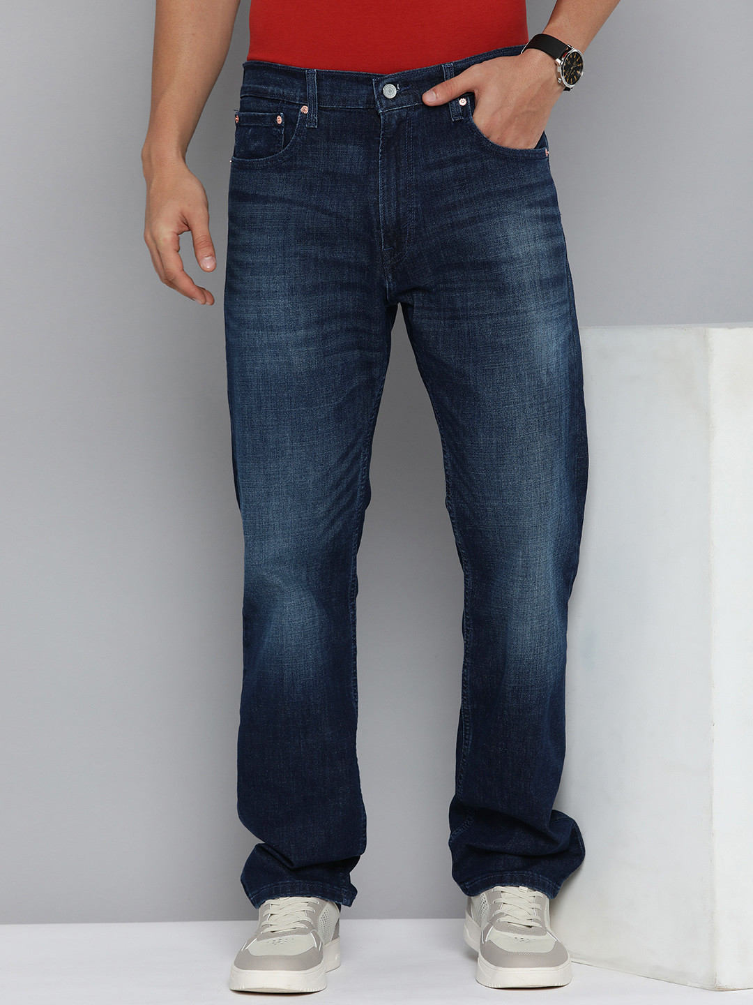 

Levis 551 Men Loose Straight Fit Mid-Rise Light Fade Clean Look Stretchable Jeans, Blue