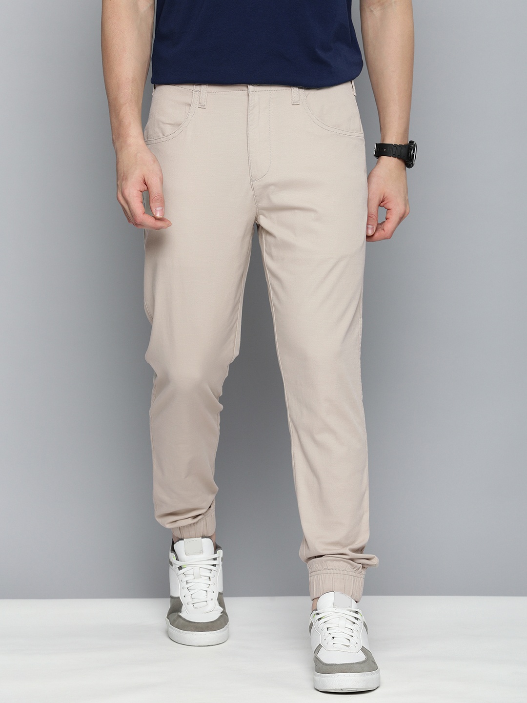 

Levis Men Pure Cotton Regular Fit Joggers, Beige