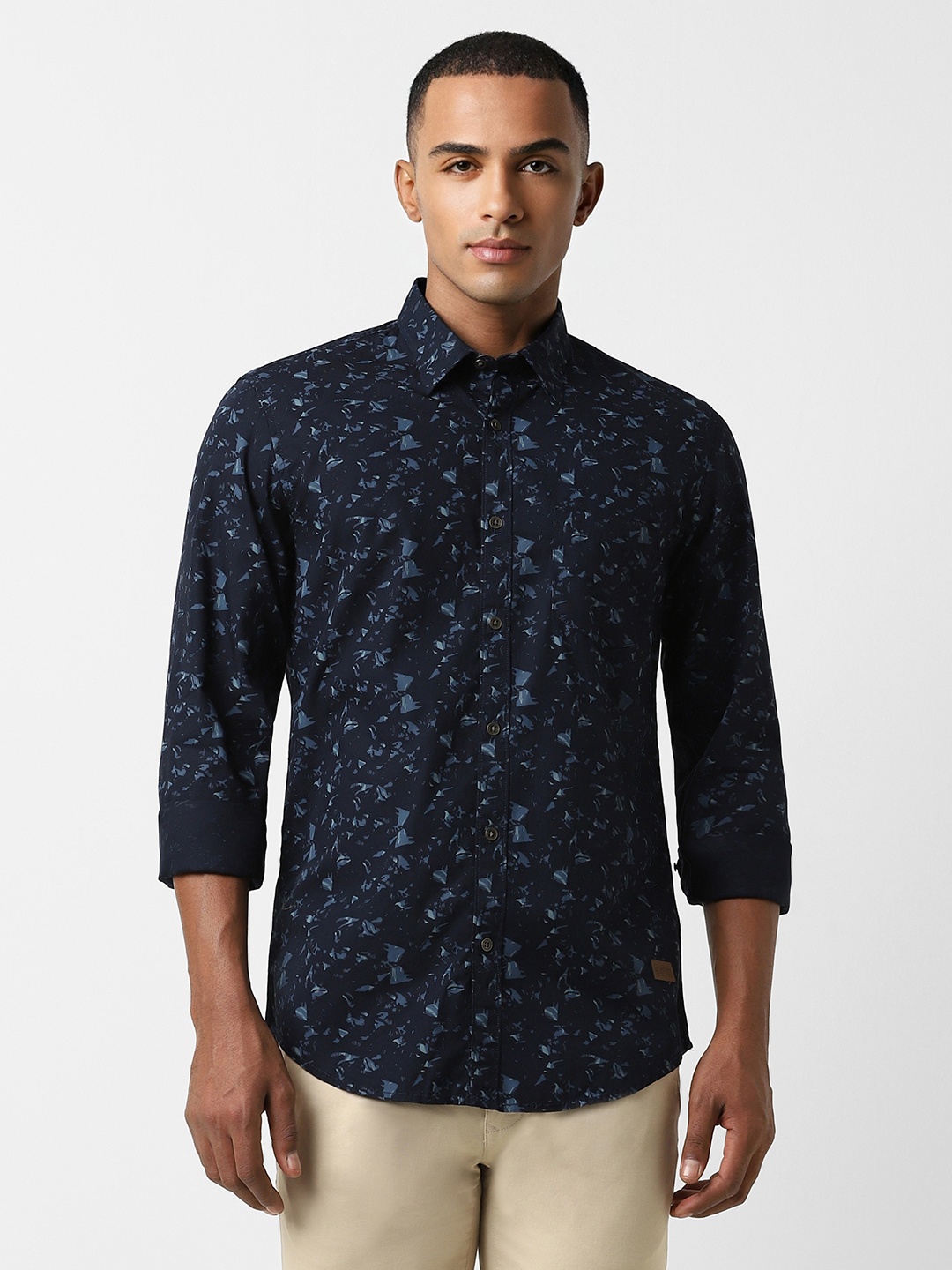 

Peter England Casuals Men Navy Blue Slim Fit Printed Casual Shirt
