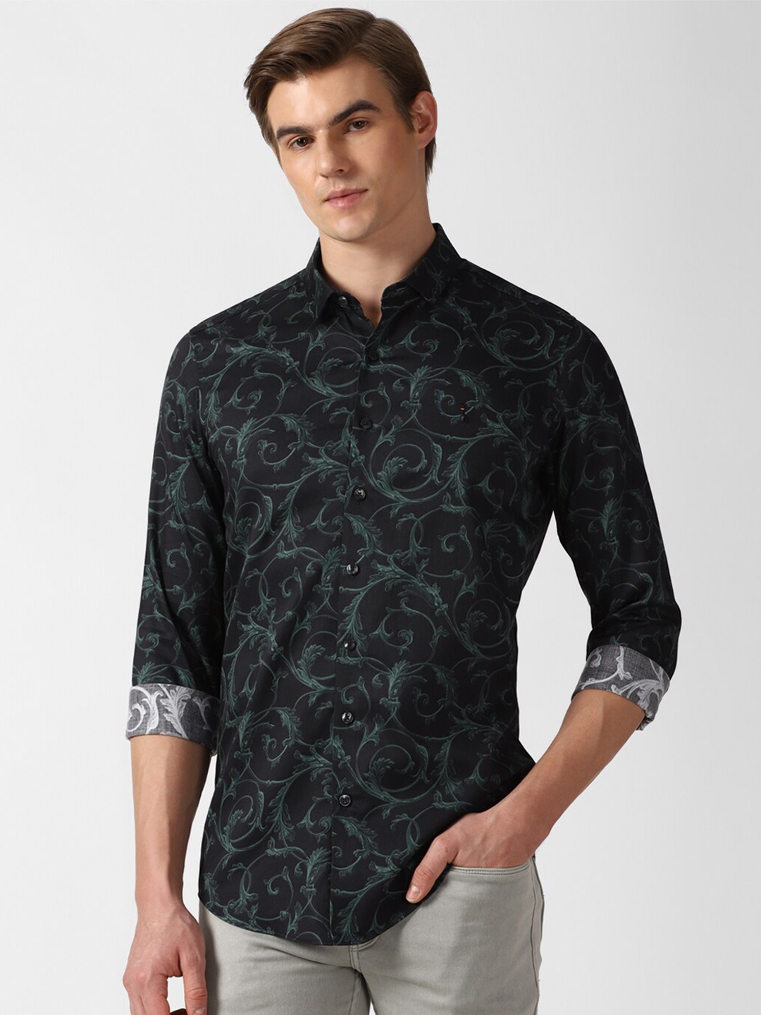 

SIMON CARTER LONDON Slim Fit Floral Printed Pure Cotton Casual Shirt, Black