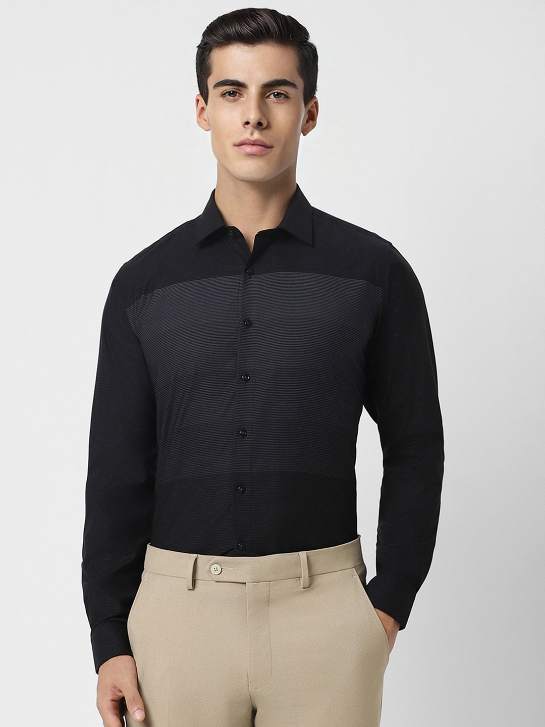 

Van Heusen Men Black Slim Fit Striped Formal Shirt