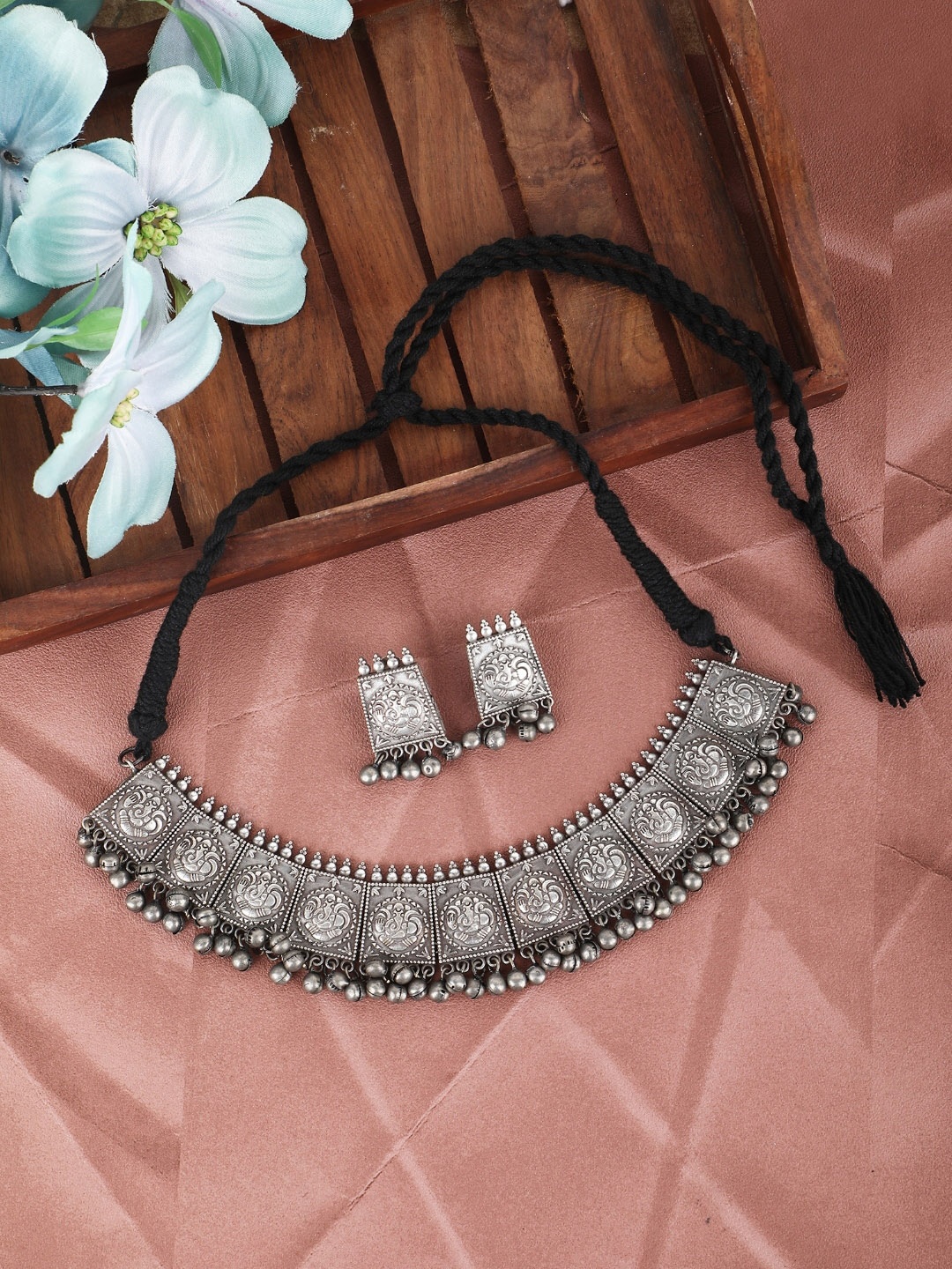 

Anouk Silver Plated Oxidised German Silver Jewellery Set
