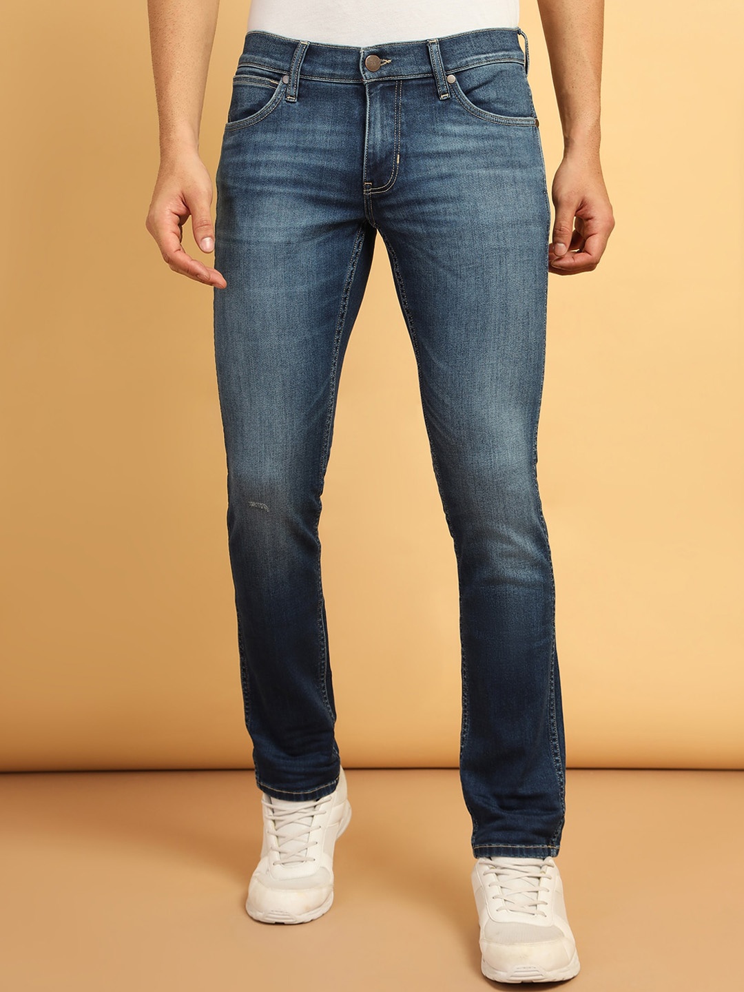 

Wrangler Men Blue Skanders Slim Fit Low-Rise Jeans