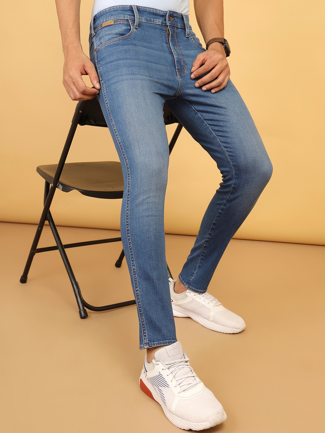 

Wrangler Men Fitted High Rise Clean Look Stretchable Jeans, Blue