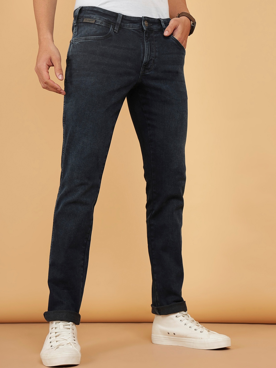 

Wrangler Men Skanders Slim Fit Low-Rise Clean Look Stretchable Jeans, Blue