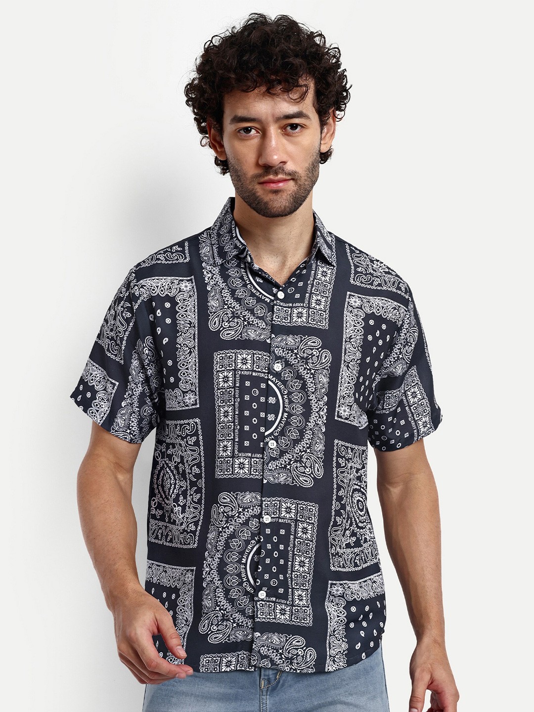 

GRECIILOOKS Men Black Relaxed Opaque Printed Casual Shirt