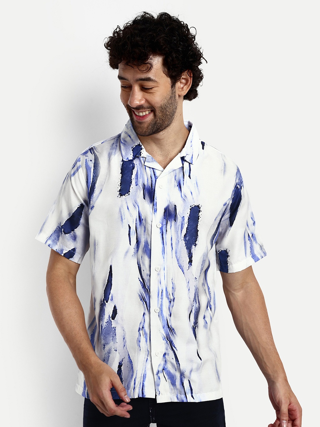 

GRECIILOOKS Relaxed Abstract Printed Spread Collar Casual Shirt, White