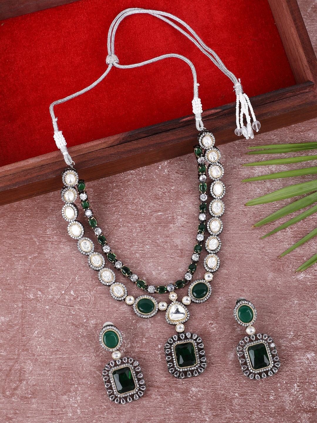

AURAA TRENDS Rhodium-Plated AD-Studded Jewellery Set, Silver