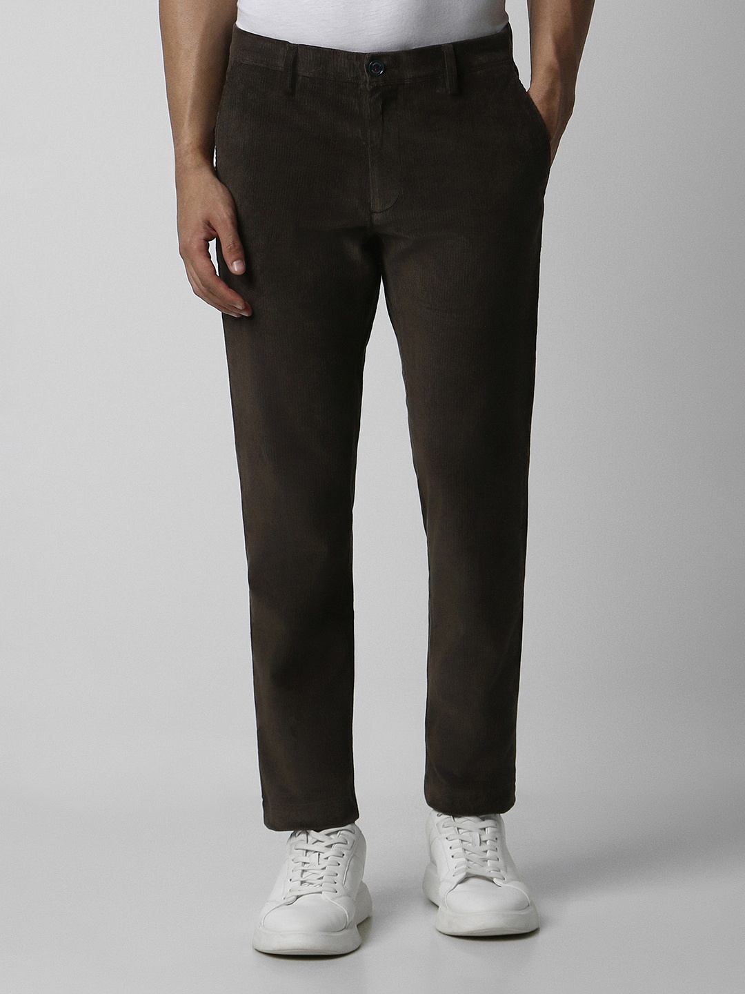 

Van Heusen Sport Men Mid Rise Slim Fit Plain Chinos Trousers, Brown