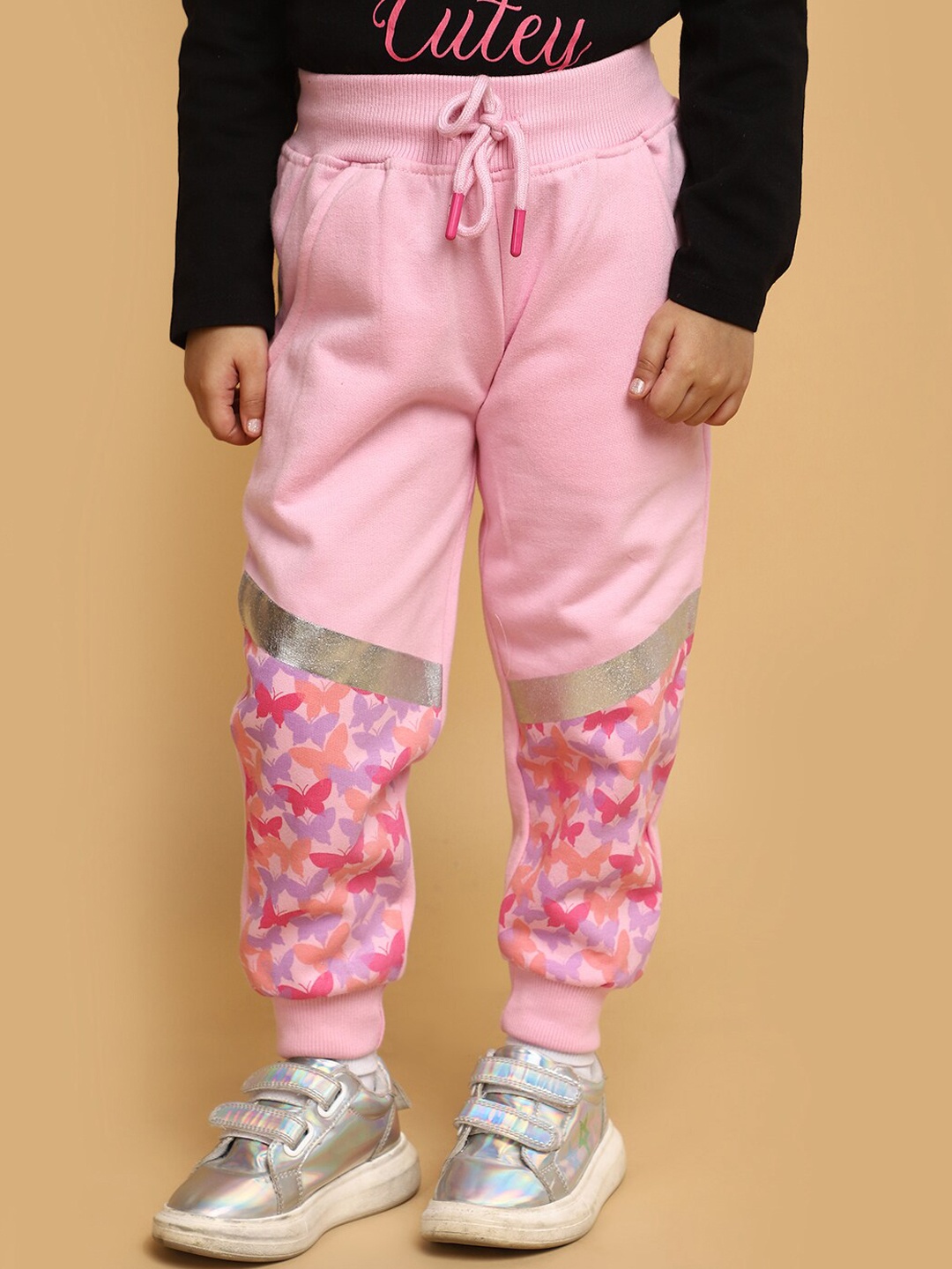 

V-Mart Girls Graphic Printed Mid-Rise Joggers, Pink