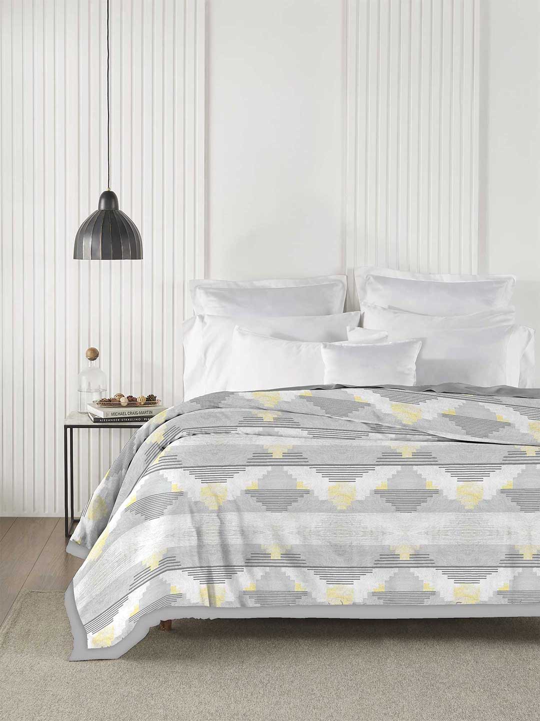 

MYTRIDENT Grey & Yellow Abstract Printed Microfiber Mild Winter Single Bed Blanket
