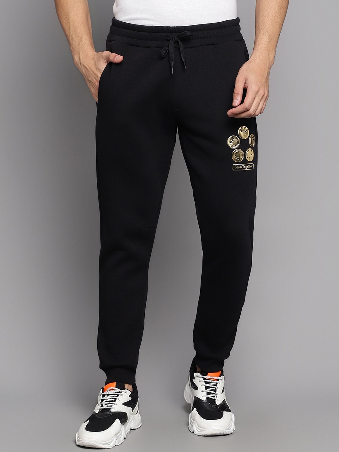 

SmileyWorld Men Mid-Rise Joggers, Black