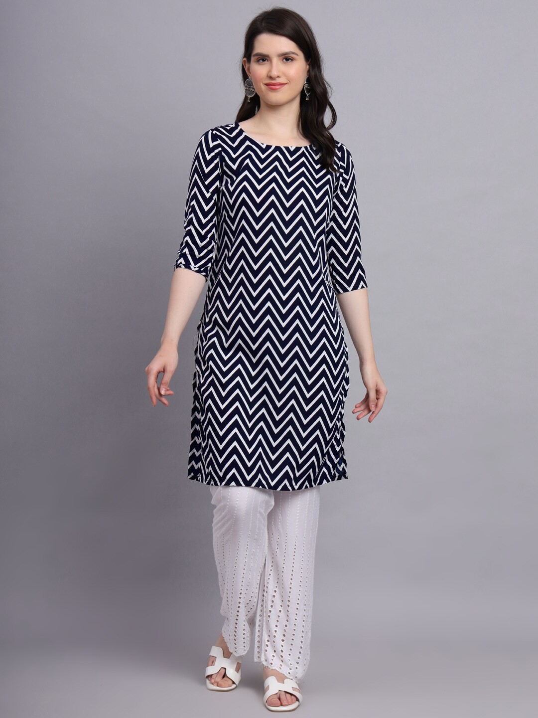 

BAESD Geometric Printed Straight Knee-Length Kurta, Navy blue
