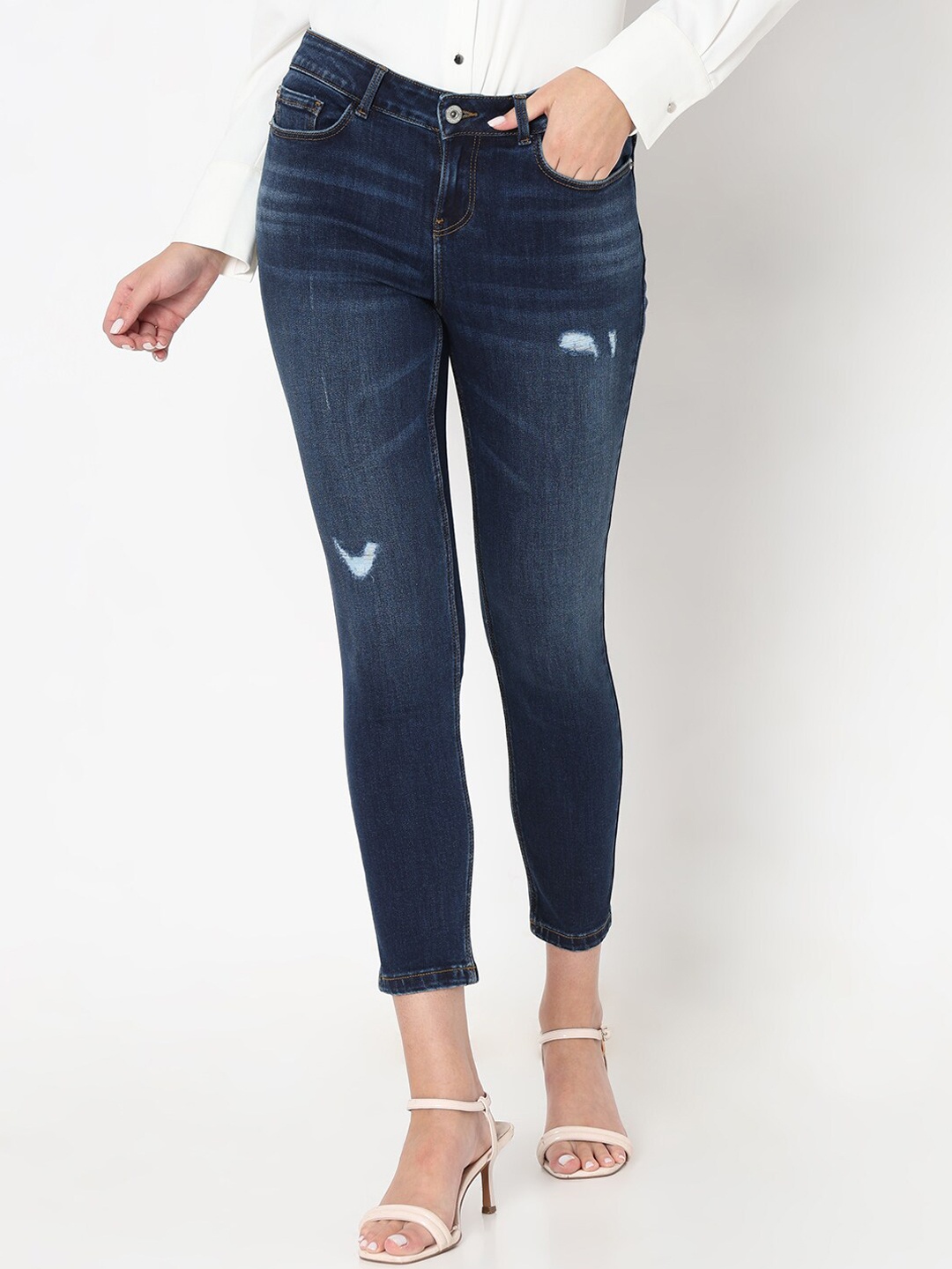 

Vero Moda Women Skinny Fit Mildly Distressed Light Fade Stretchable Jeans, Green