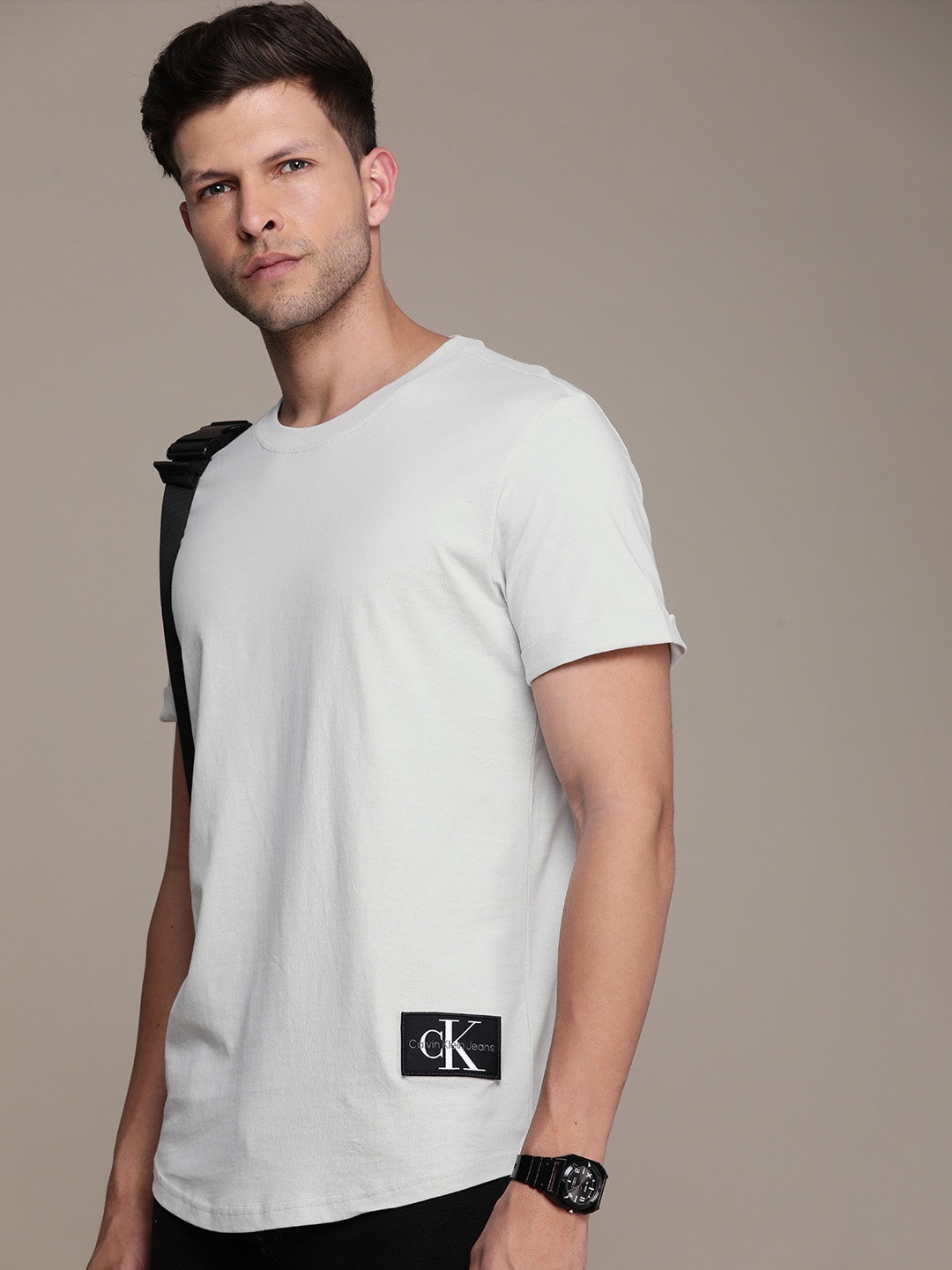 

Calvin Klein Jeans Solid Pure Cotton T-shirt, Grey