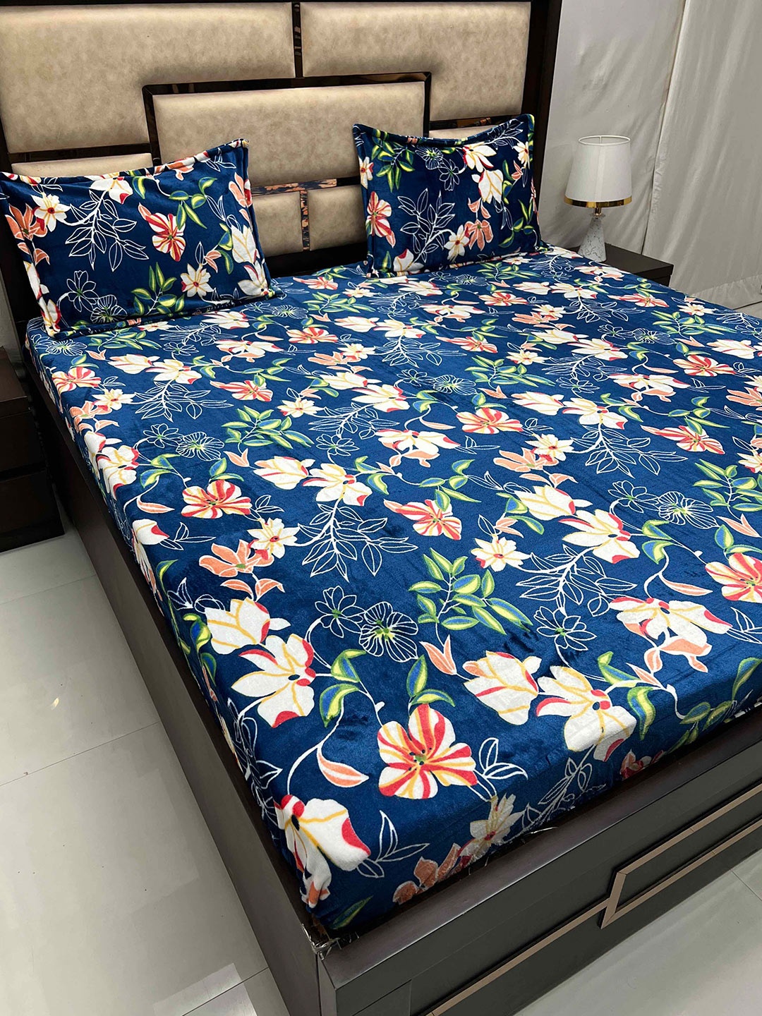 

Pure Decor Blue & Blue Floral 300 TC King Bedsheet with 2 Pillow Covers