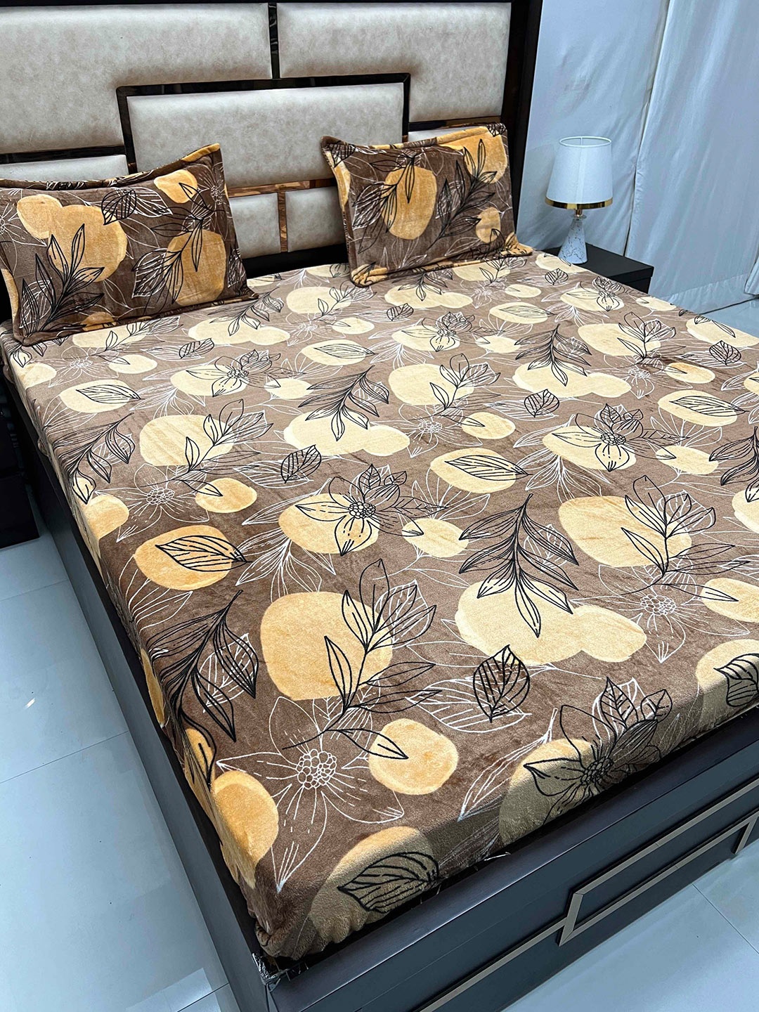 

Pure Decor Brown & Brown Floral 300 TC King Bedsheet with 2 Pillow Covers