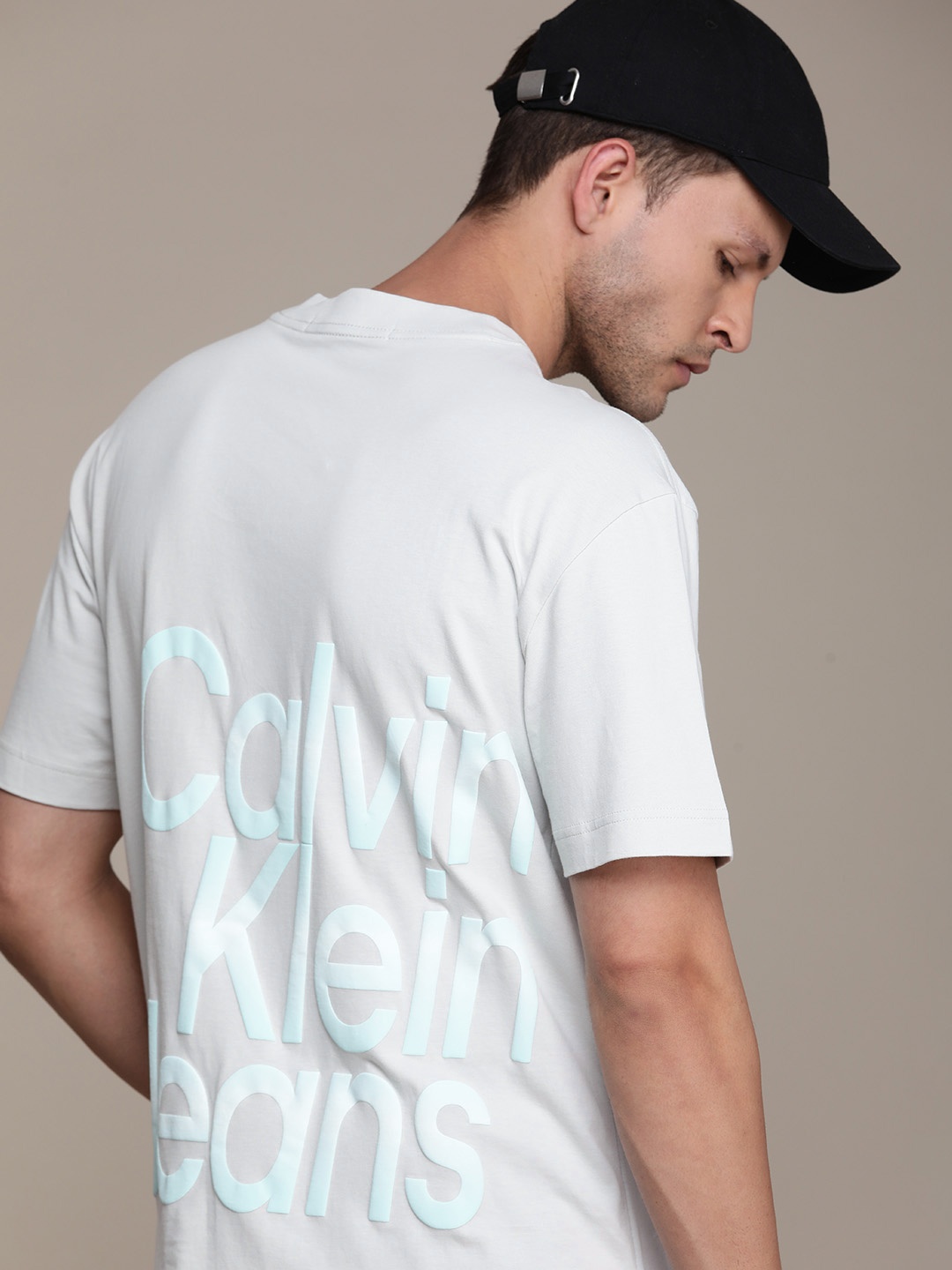 

Calvin Klein Jeans Men Brand Logo Printed Pure Cotton T-shirt, Grey