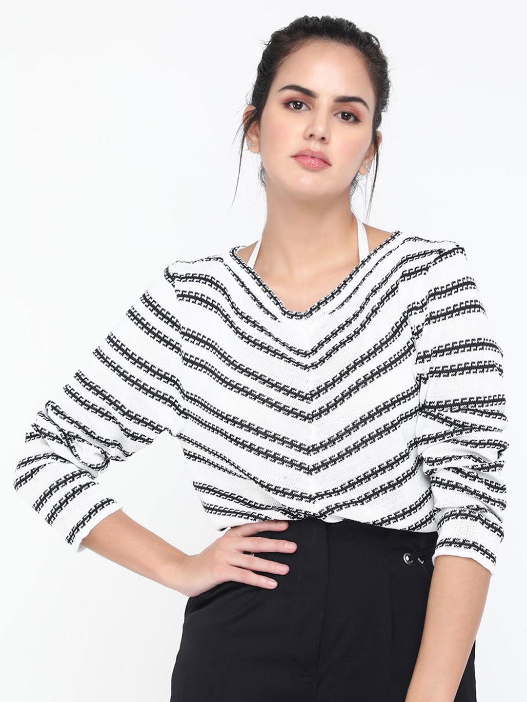 

LULU & SKY V-Neck Striped Pullover Sweater, White
