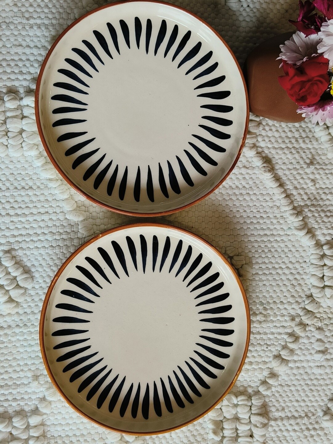

NIYARA White & Black 2 Pieces Ceramic Core