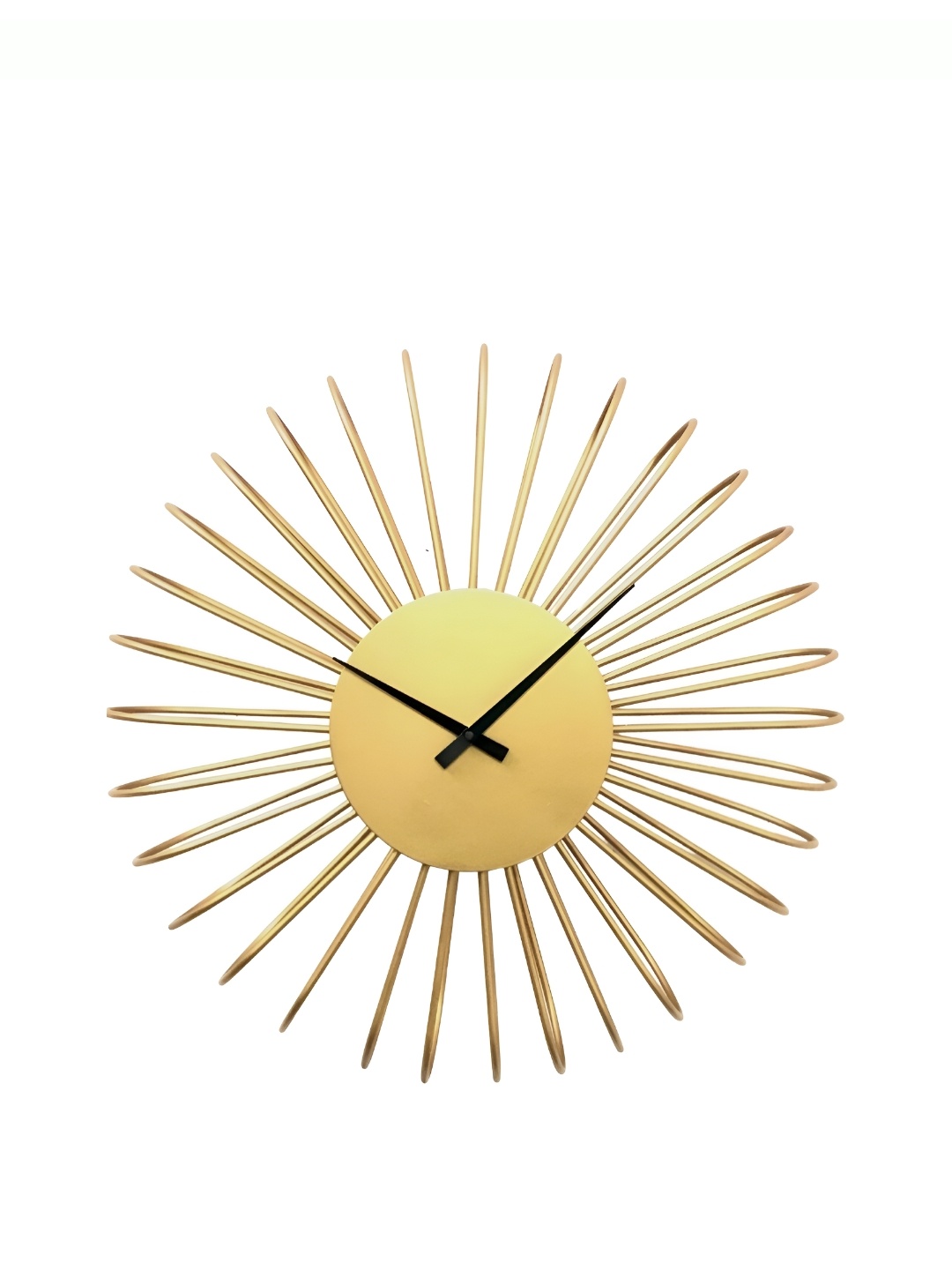 

CHRONIKLE Gold Toned & Black Round Metal Traditional Wall Clock