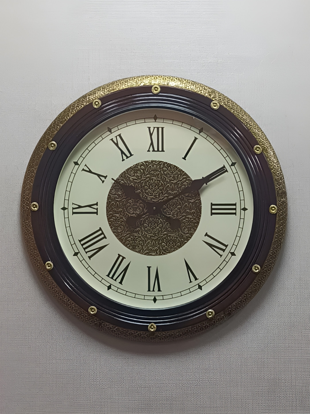 

CHRONIKLE Brown & White Wooden Textured Round Contemporary Wall Clock