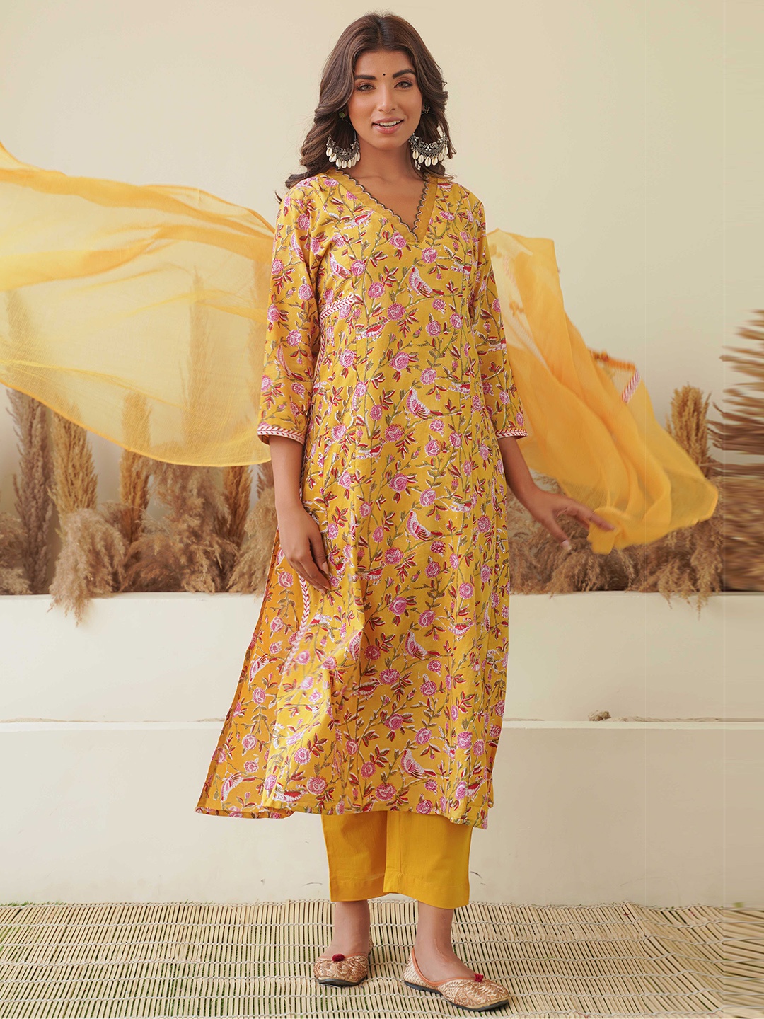 

JAIPURIBANNO Floral Printed Straight Cotton Kurta, Yellow