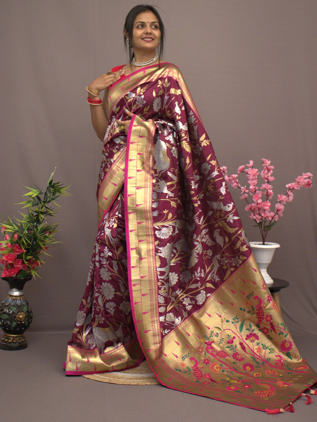 

ZIBLON Floral Woven Design Kanjeevaram Saree, Maroon