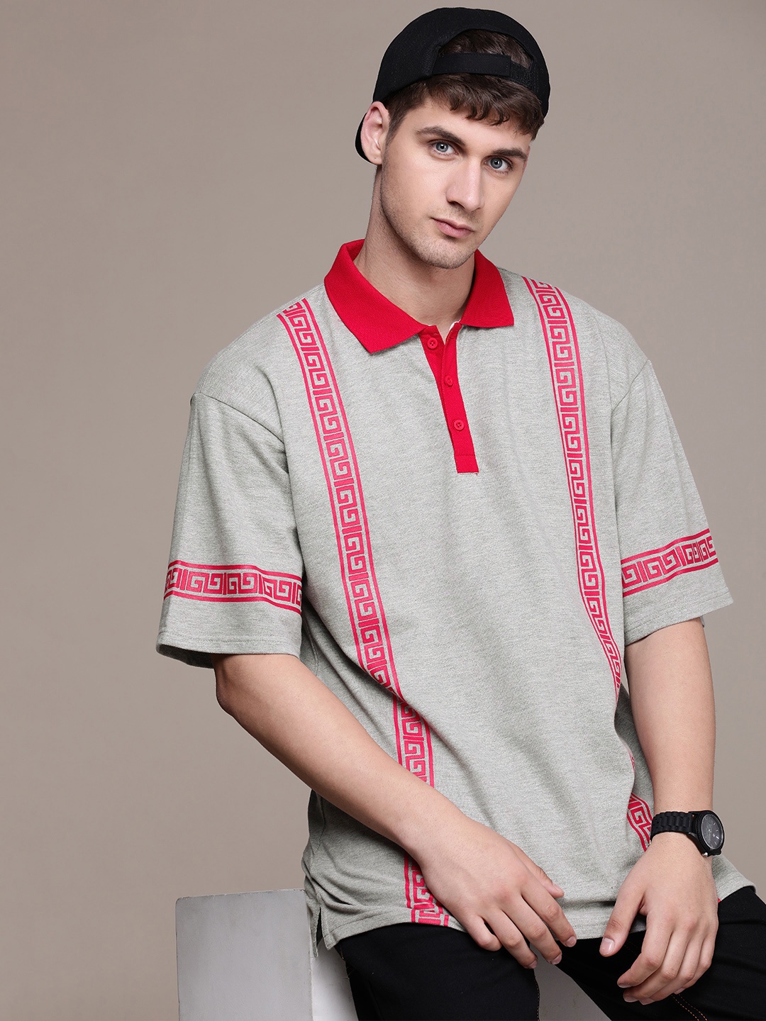 

Moda Rapido Geometric Printed Polo Collar Drop-Shoulder Sleeves T-shirt, Grey