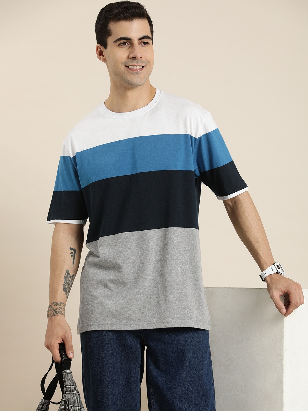 

HERE&NOW Men Colourblocked Round Neck Knitted T-shirt, Grey melange
