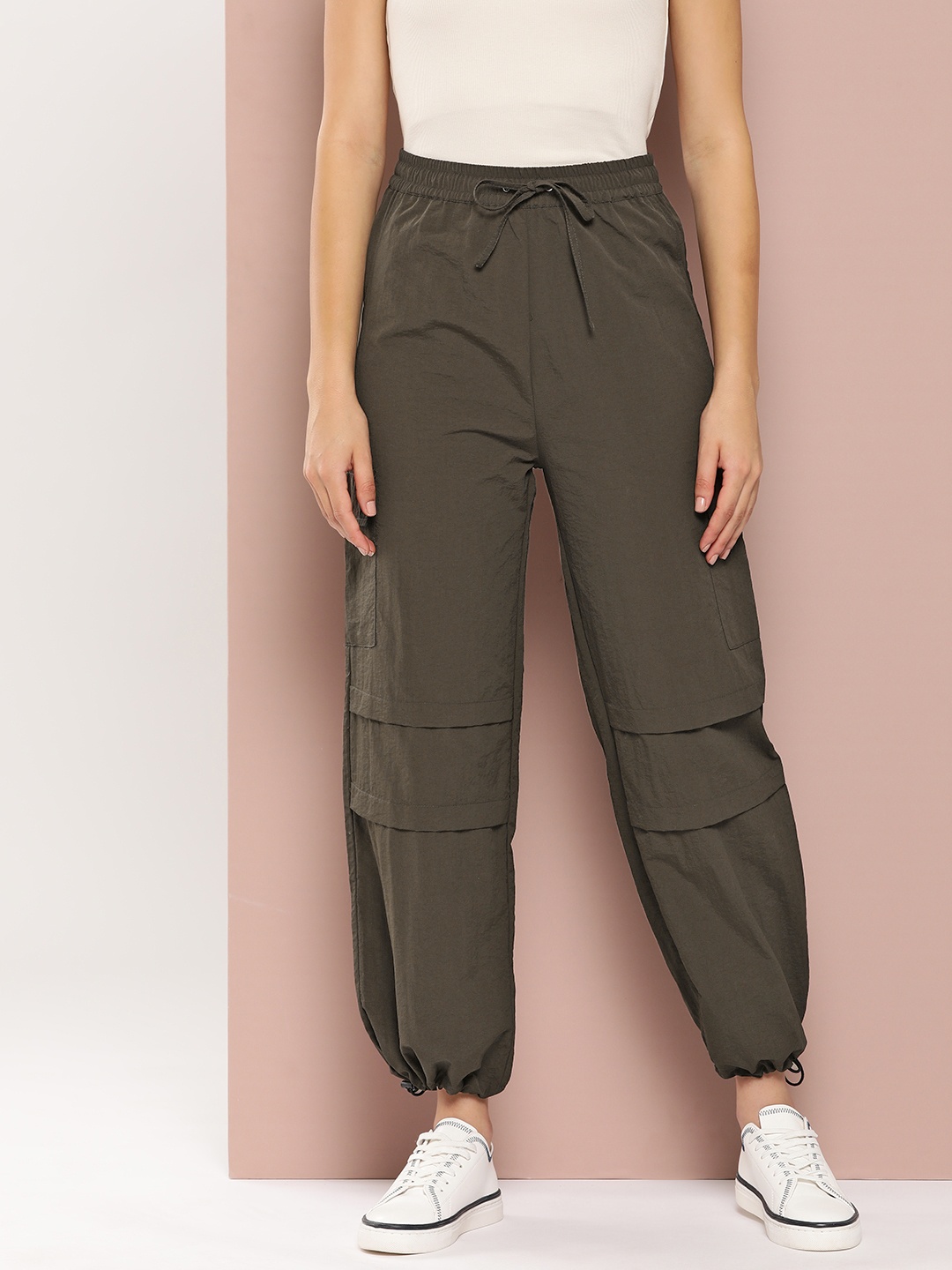 

Harvard Women Cargo Parachute Pants, Olive