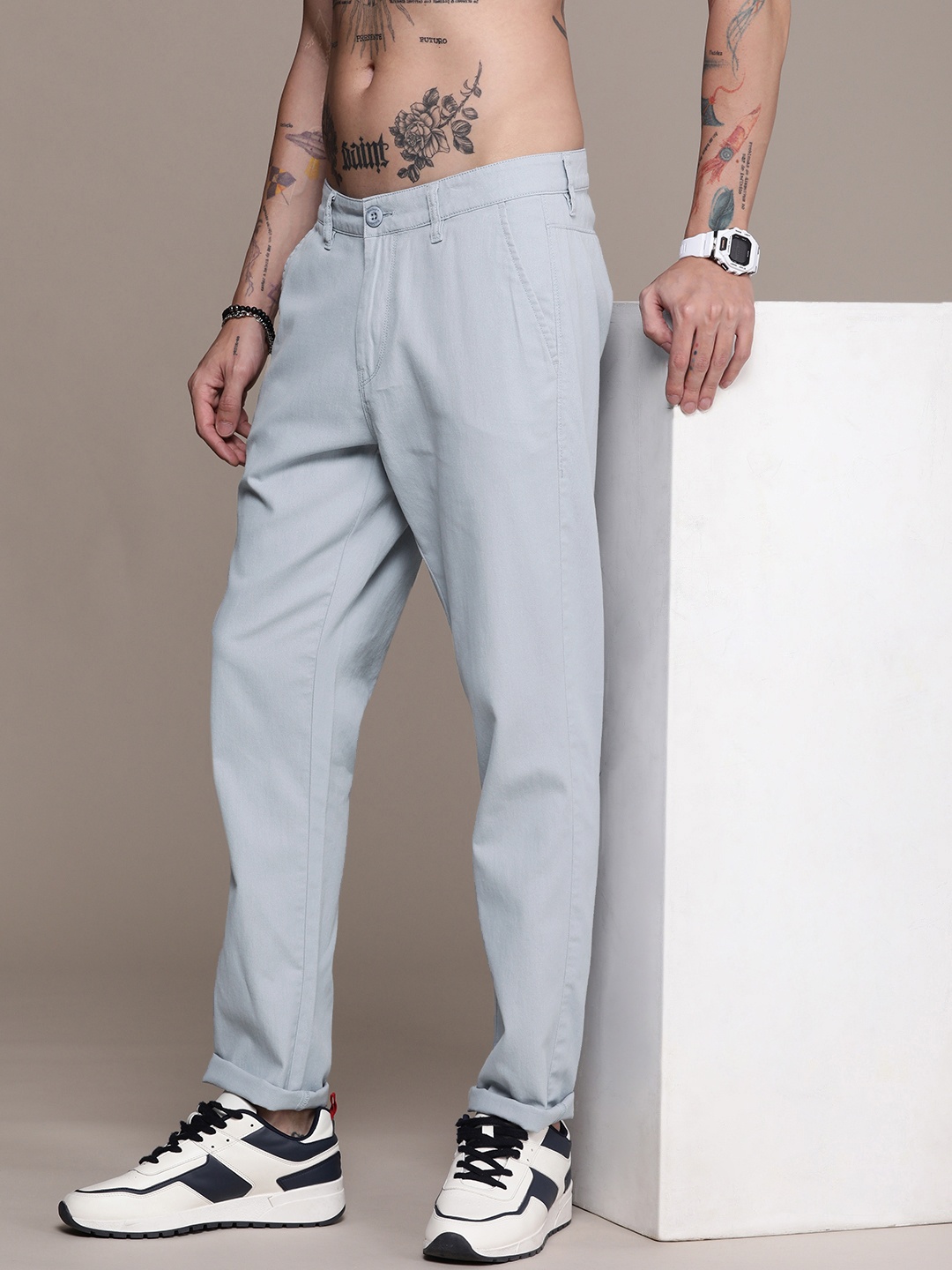

The Roadster Life Co. Men Pure Cotton Solid Mid Rise Chinos Trousers, Blue
