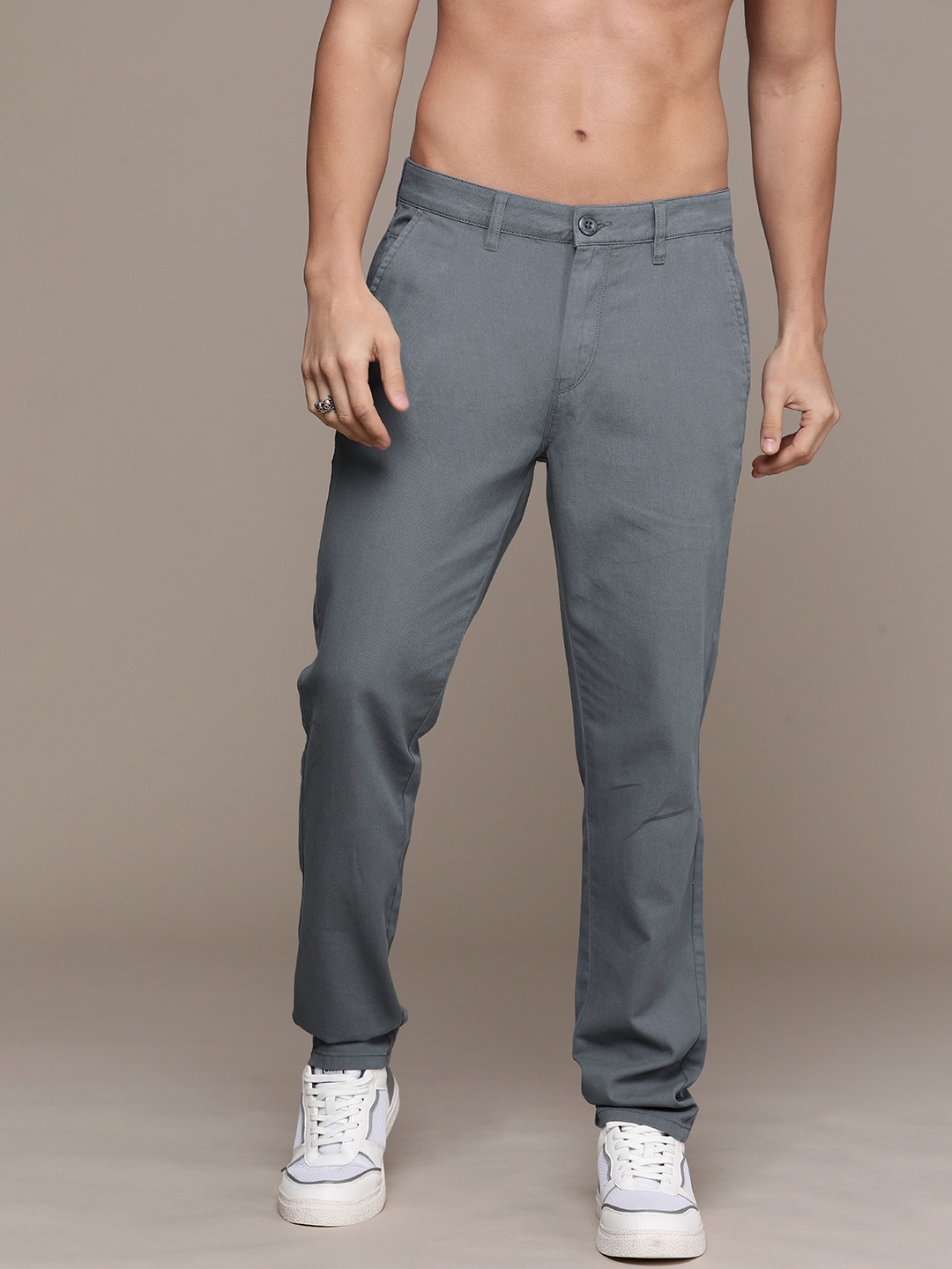 

The Roadster Life Co. Men Pure Cotton Chinos Trousers, Grey