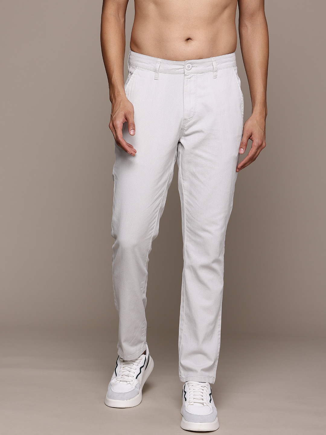 

The Roadster Lifestyle Co. Men Pure Cotton Regular Fit Trousers, Off white