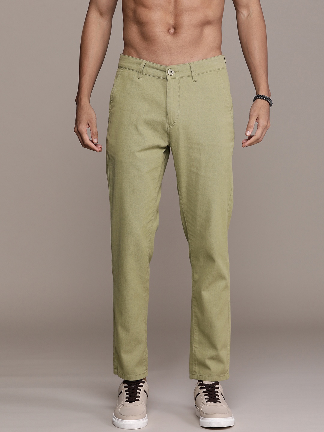 

The Roadster Lifestyle Co. Men Slim Fit Pure Cotton Trousers, Olive