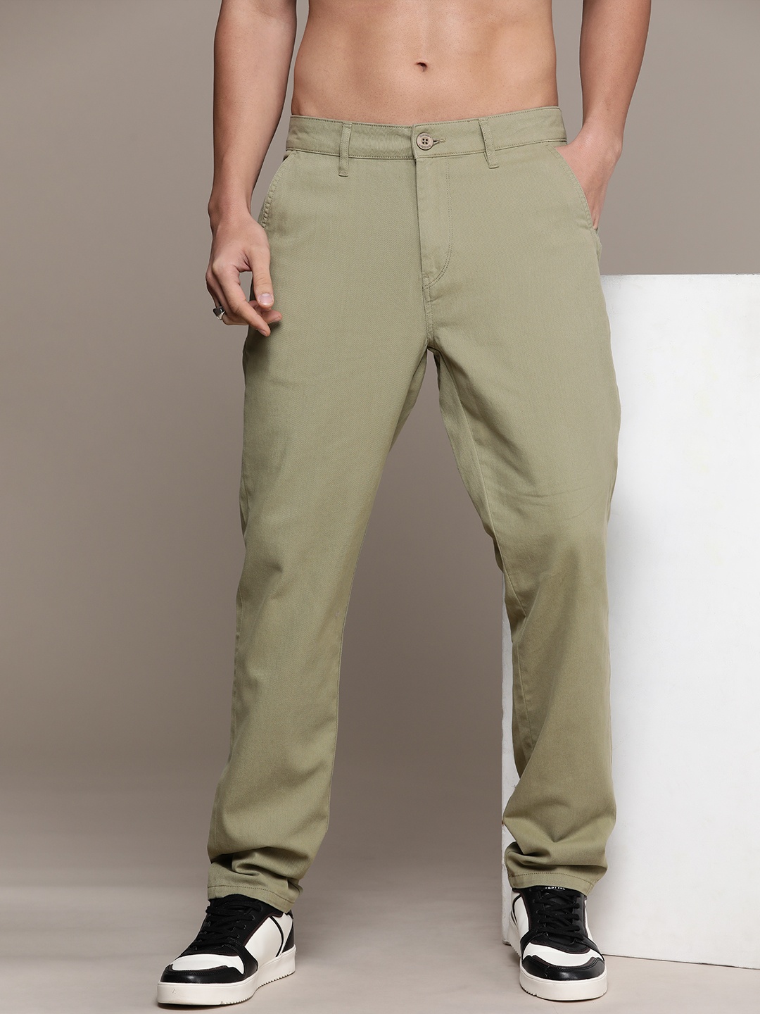 

The Roadster Life Co. Men Pure Cotton Mid Rise Chinos Trousers, Olive