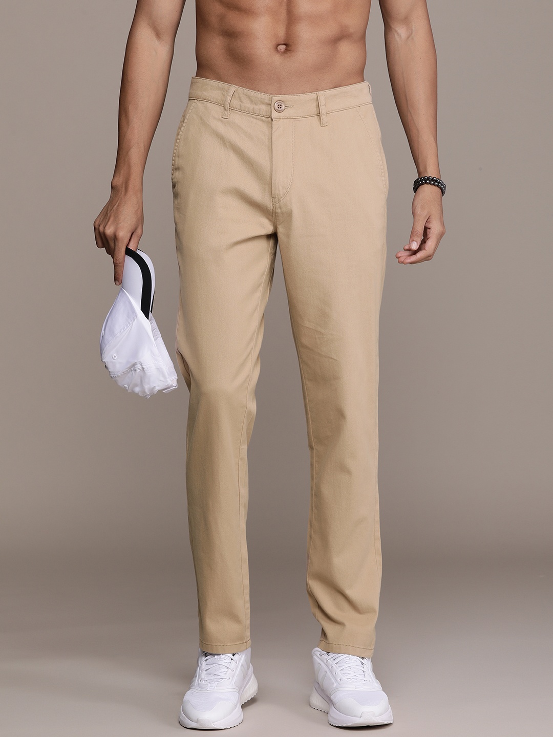

The Roadster Life Co. Men Pure Cotton Chinos Trousers, Beige