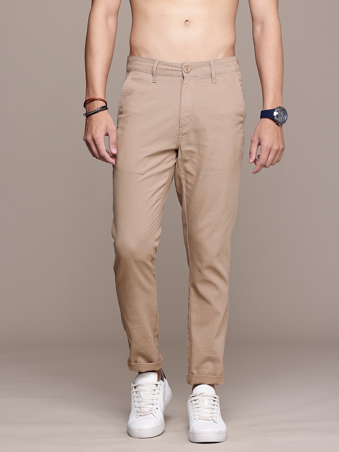 

The Roadster Life Co. Men Pure Cotton Chinos Trousers, Brown